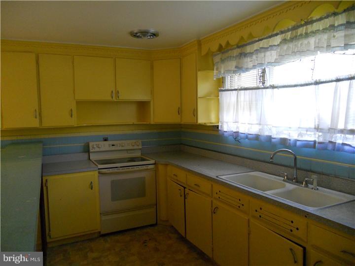 5612 Beaver Dam Road Bristol, PA 19007 - Photo 6 of 9 Kitchen