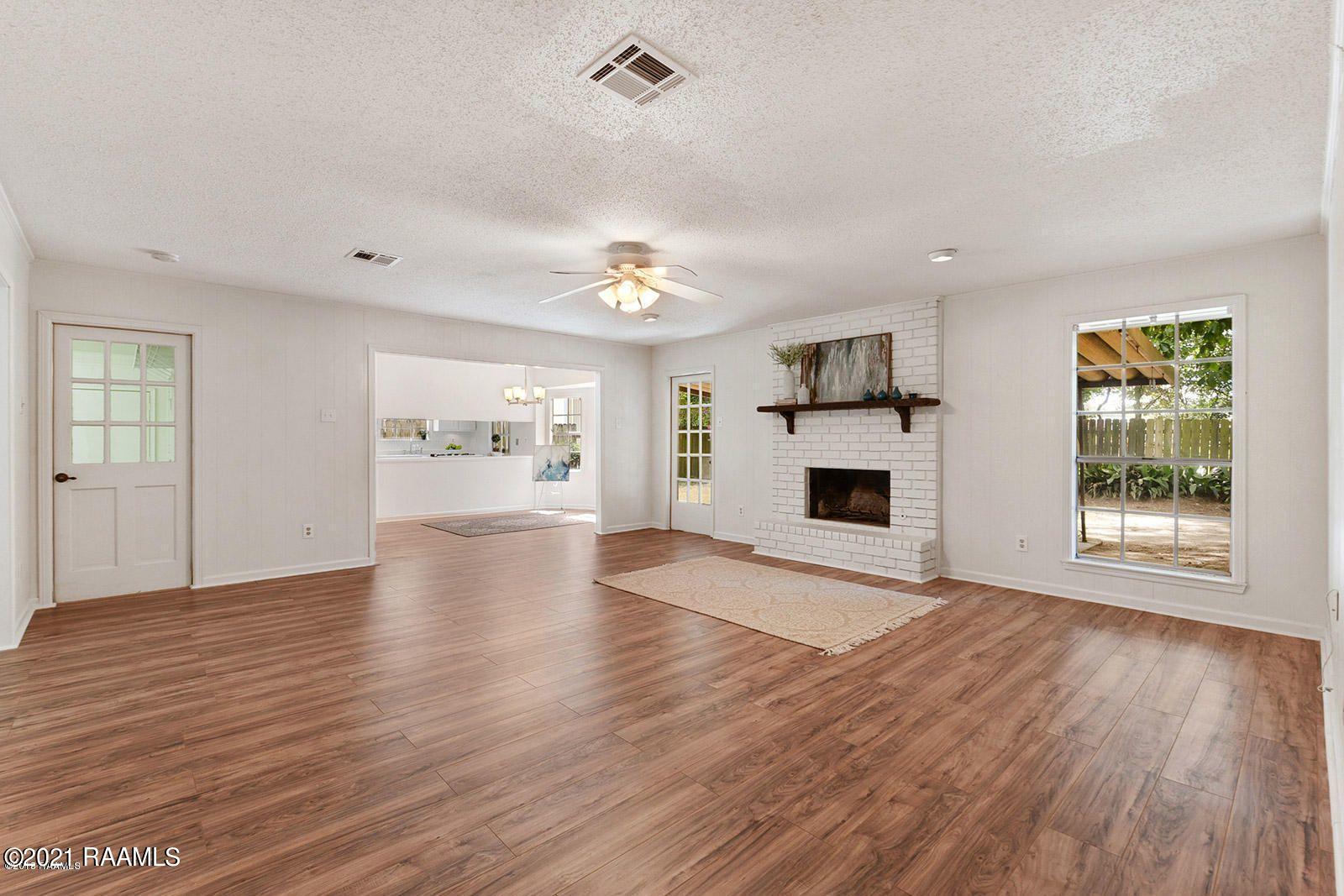 213 St Benjamin Drive Lafayette, LA 70506 - Photo 3 of 14 20190403204257926178000000-o