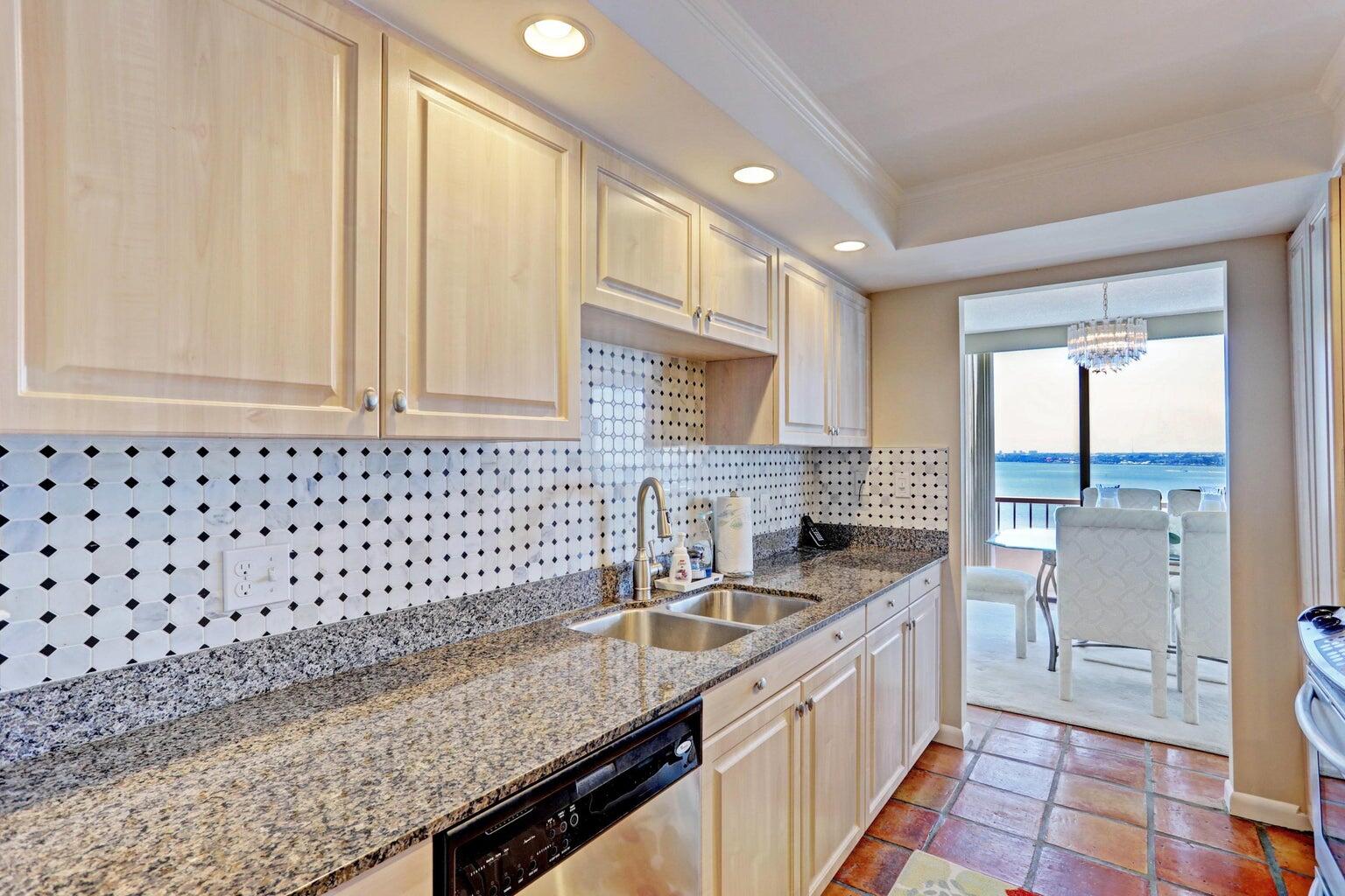 5510 North Ocean Drive, Unit 17D Singer Island, FL 33404 - Photo 15 of 57 20210409115429811564000000-o