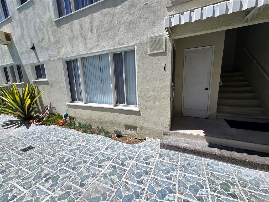 439 Le Doux Road, Unit 1 Los Angeles, CA 90048 - Photo 2 of 24