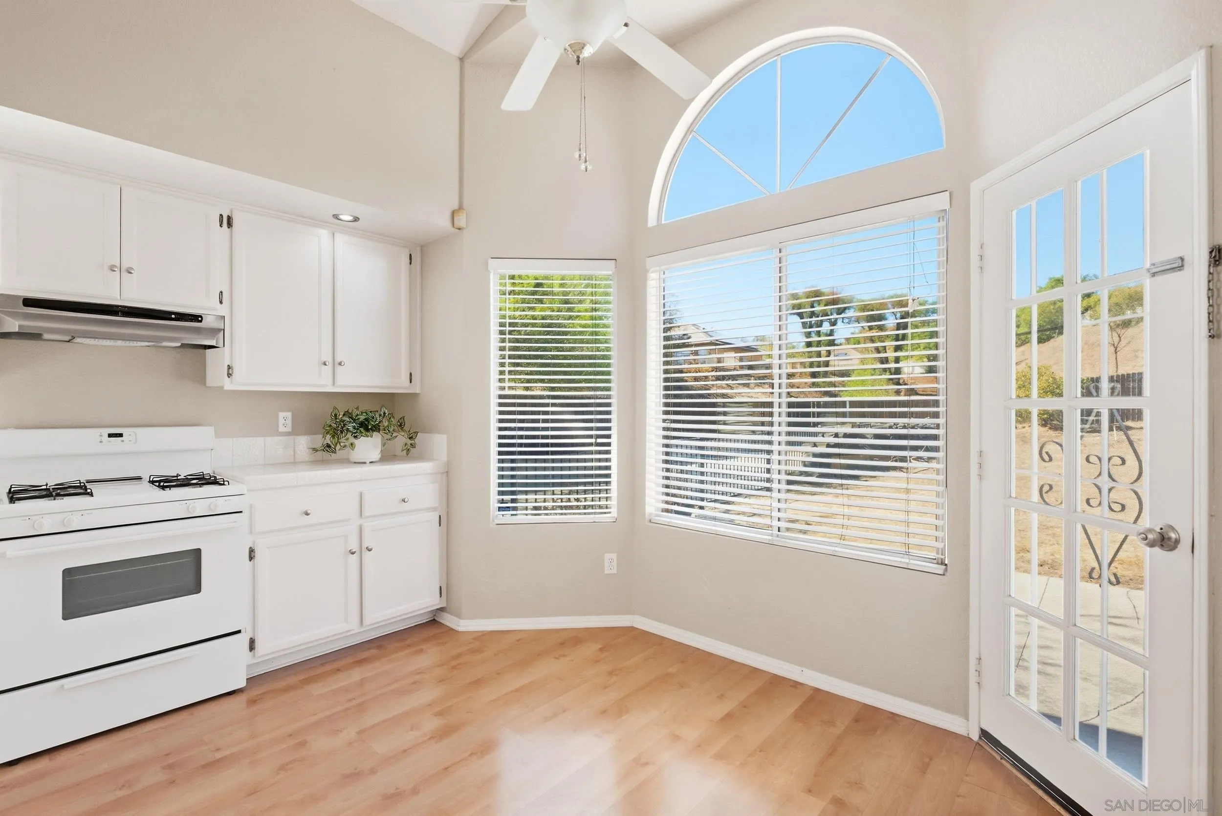2808 Jed Road Escondido, CA 92027 - Photo 14 of 32 Gallery Image 14