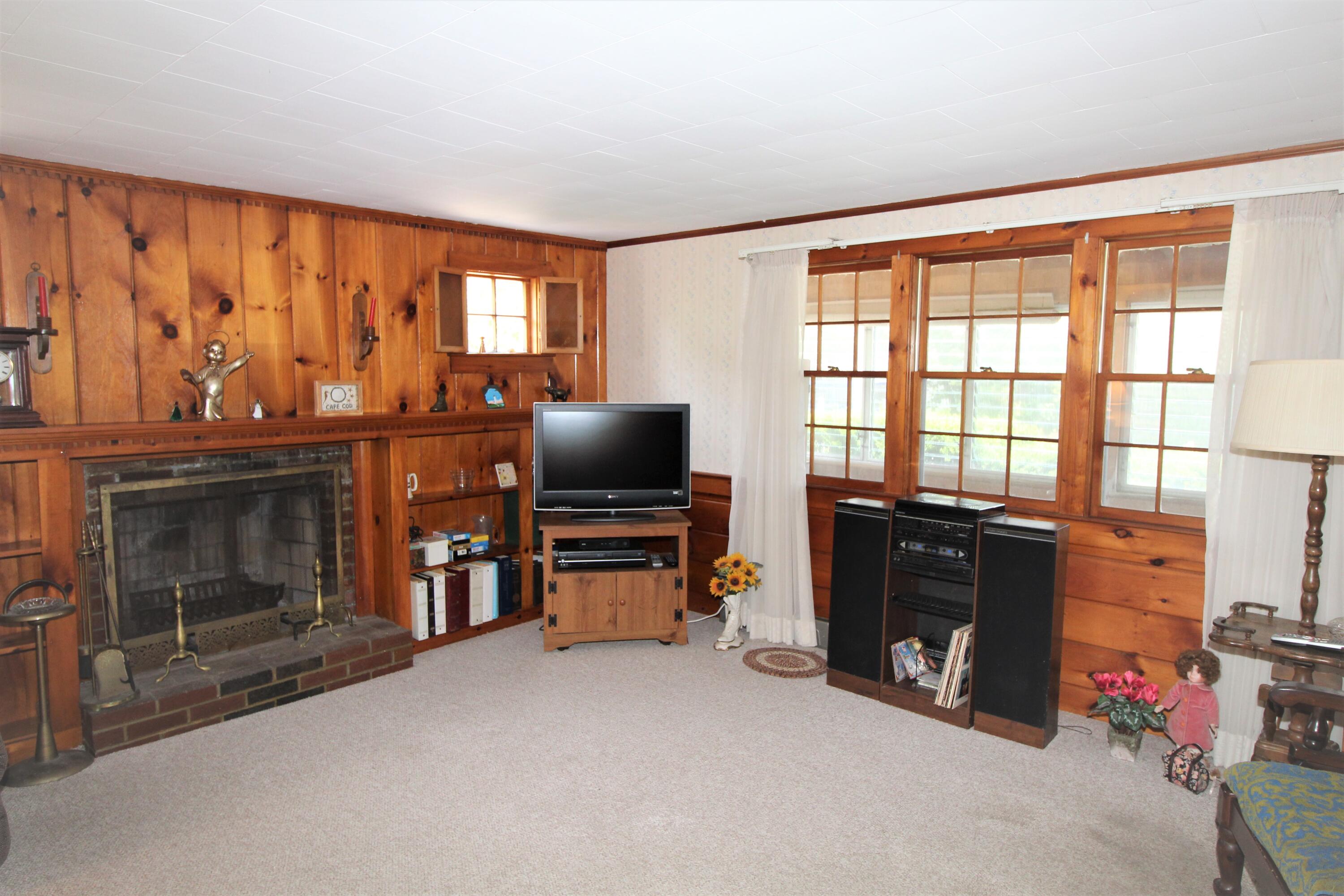 81 Susan Ruth Road Dennis Port, MA 02639 - Photo 5 of 16 IMG_2910 (2)