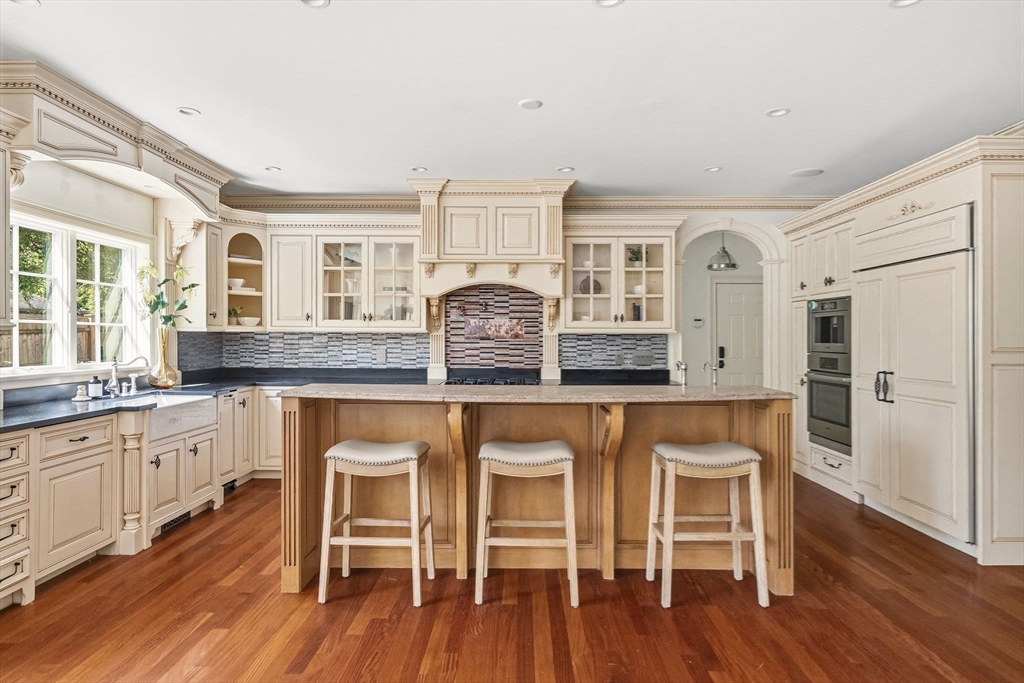8 Valley Road Wellesley, MA 02481 - Photo 12 of 39