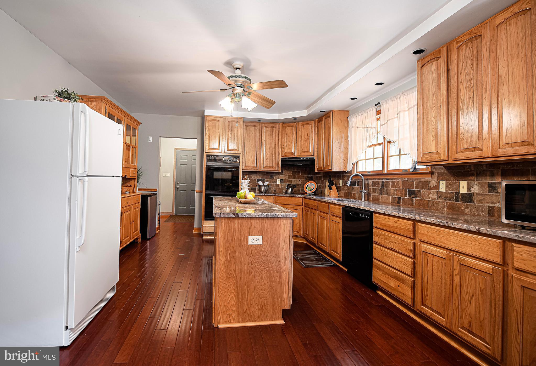844 Stansbury Road Pylesville, MD 21132 - Photo 14 of 51 Beautiful kitchen views
