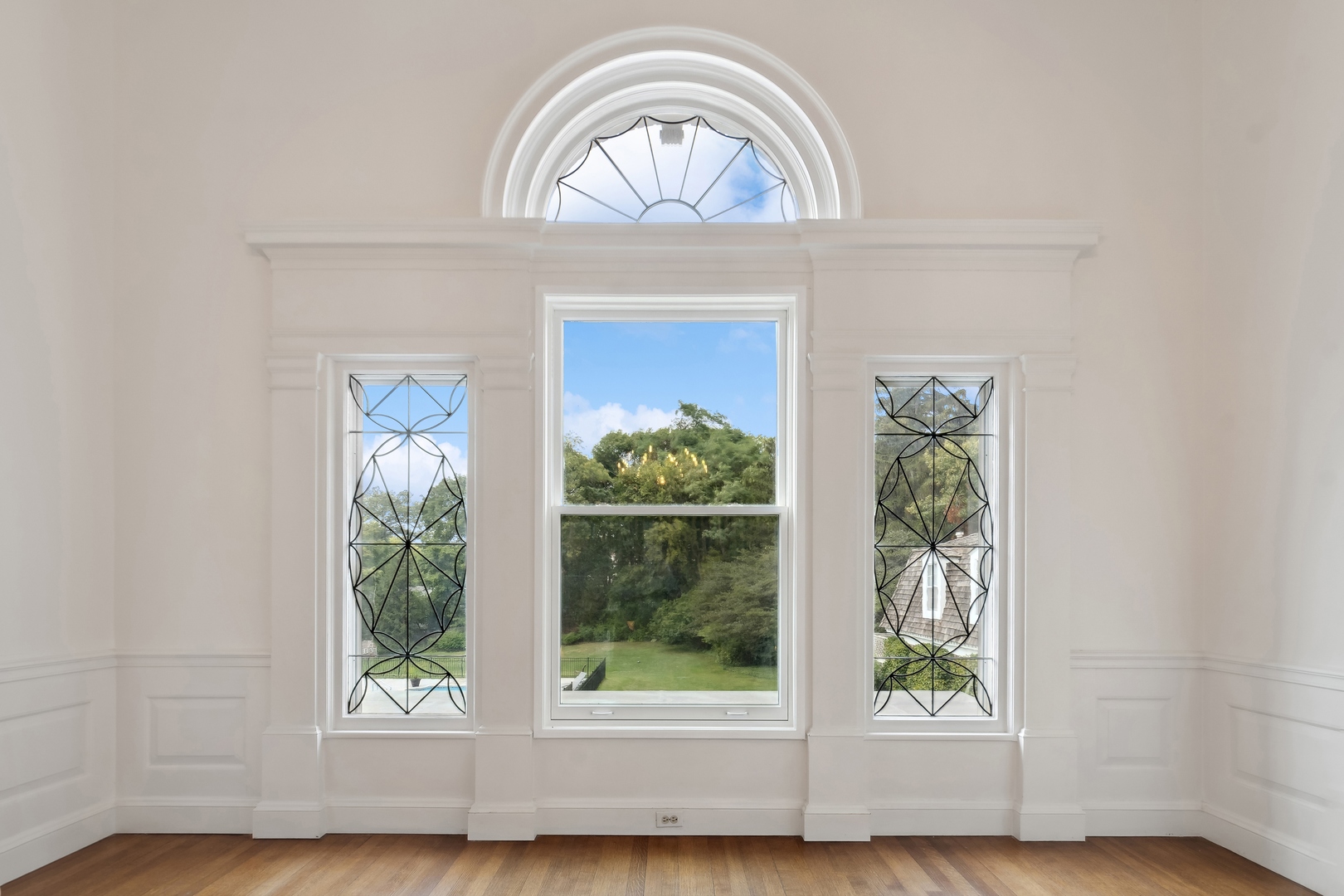 100 Pembroke Drive Lake Forest, IL 60045 - Photo 26 of 56 an view of front door with wooden floor