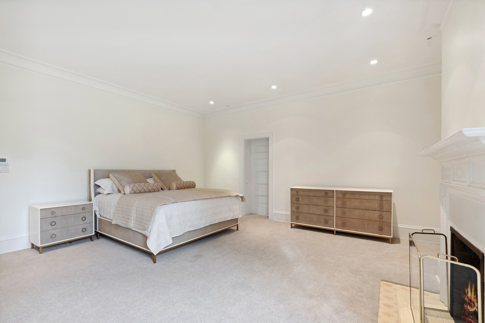 100 Pembroke Drive Lake Forest, IL 60045 - Photo 37 of 56 a room with a bed and a night stand