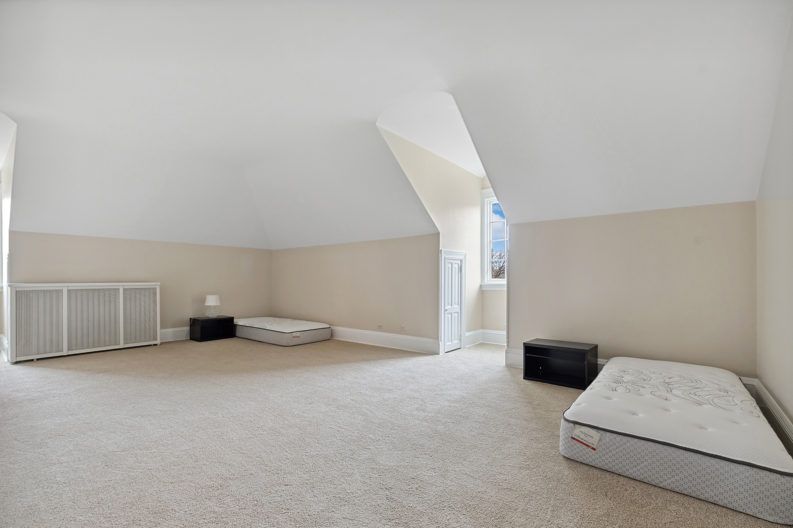 100 Pembroke Drive Lake Forest, IL 60045 - Photo 51 of 56 a view of an empty room and window