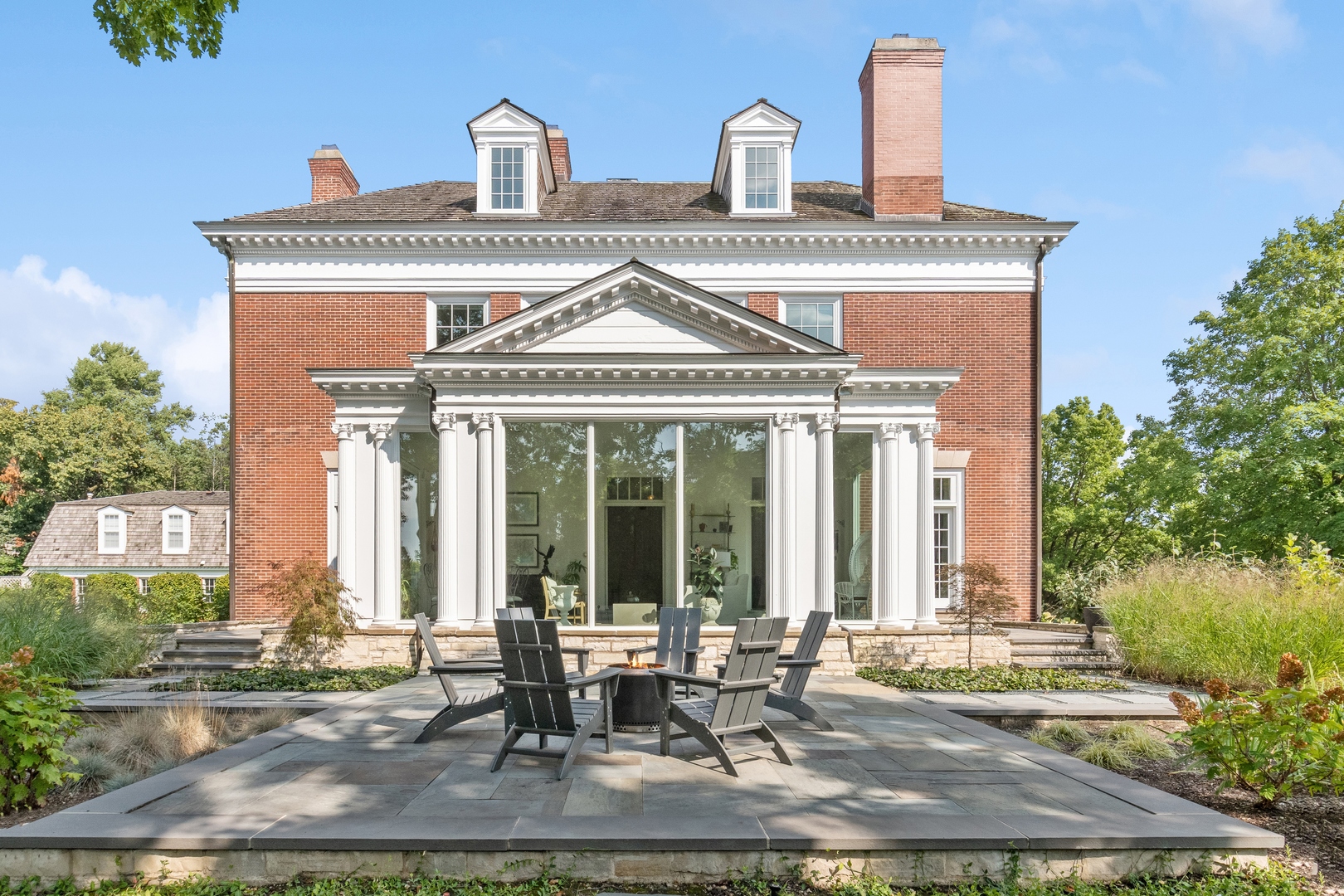 100 Pembroke Drive Lake Forest, IL 60045 - Photo 52 of 56 a front view of a house with a yard