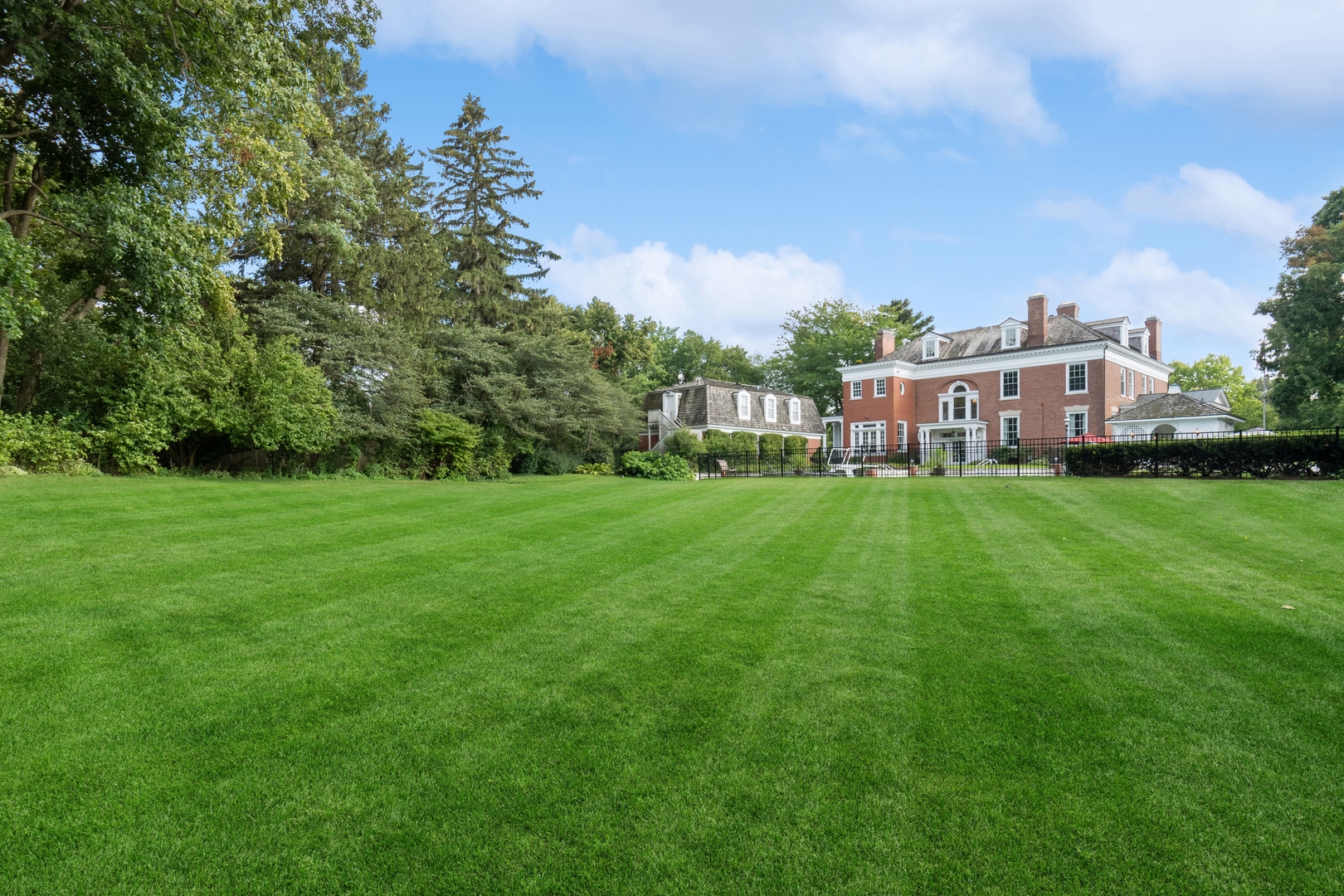 100 Pembroke Drive Lake Forest, IL 60045 - Photo 56 of 56 a view of a house with a big yard
