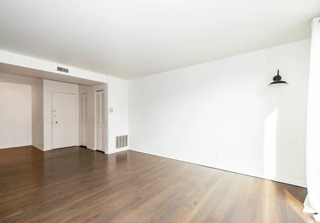 $3,730 | 2201 North Cleveland Avenue, Unit 206, Chicago, IL 60614