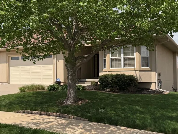 $450,000 | 1520 Southwest Antiquity Drive, Lee's Summit, MO 64081