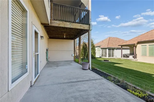 $450,000 | 1520 Southwest Antiquity Drive, Lee's Summit, MO 64081