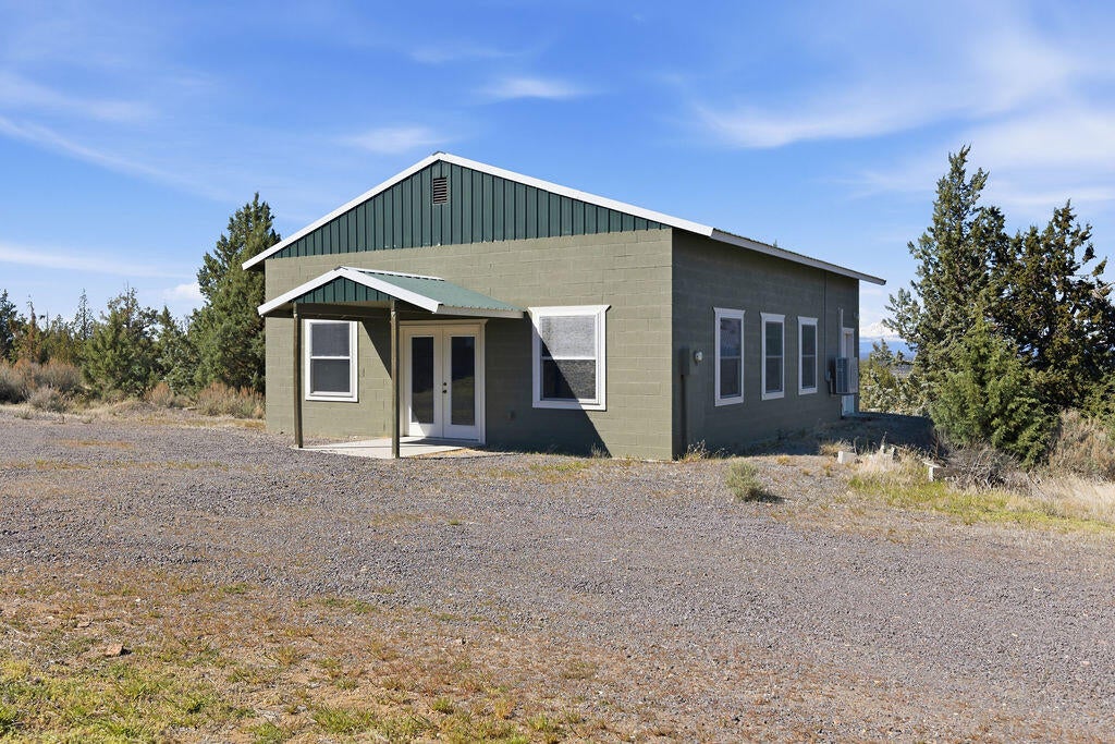 11455 Southwest Reif Road Powell Butte, OR 97753 - Photo 53 of 62 8T3A5752