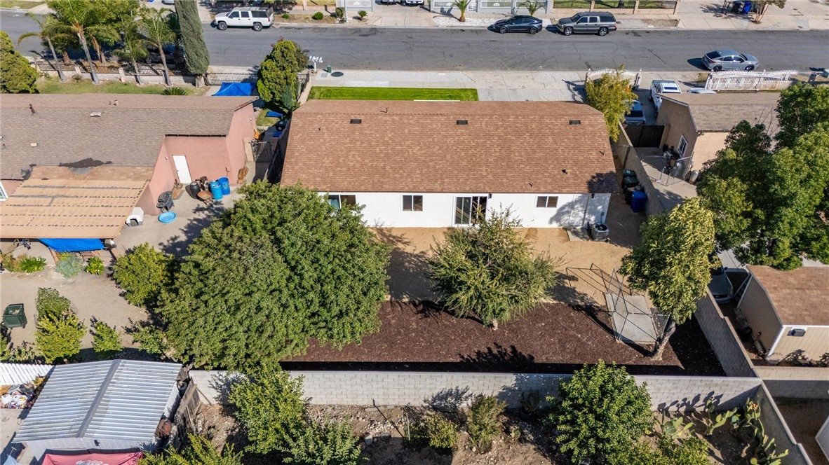 7738 Encinitas Avenue Fontana, CA 92336 - Photo 33 of 35 an aerial view of a yard