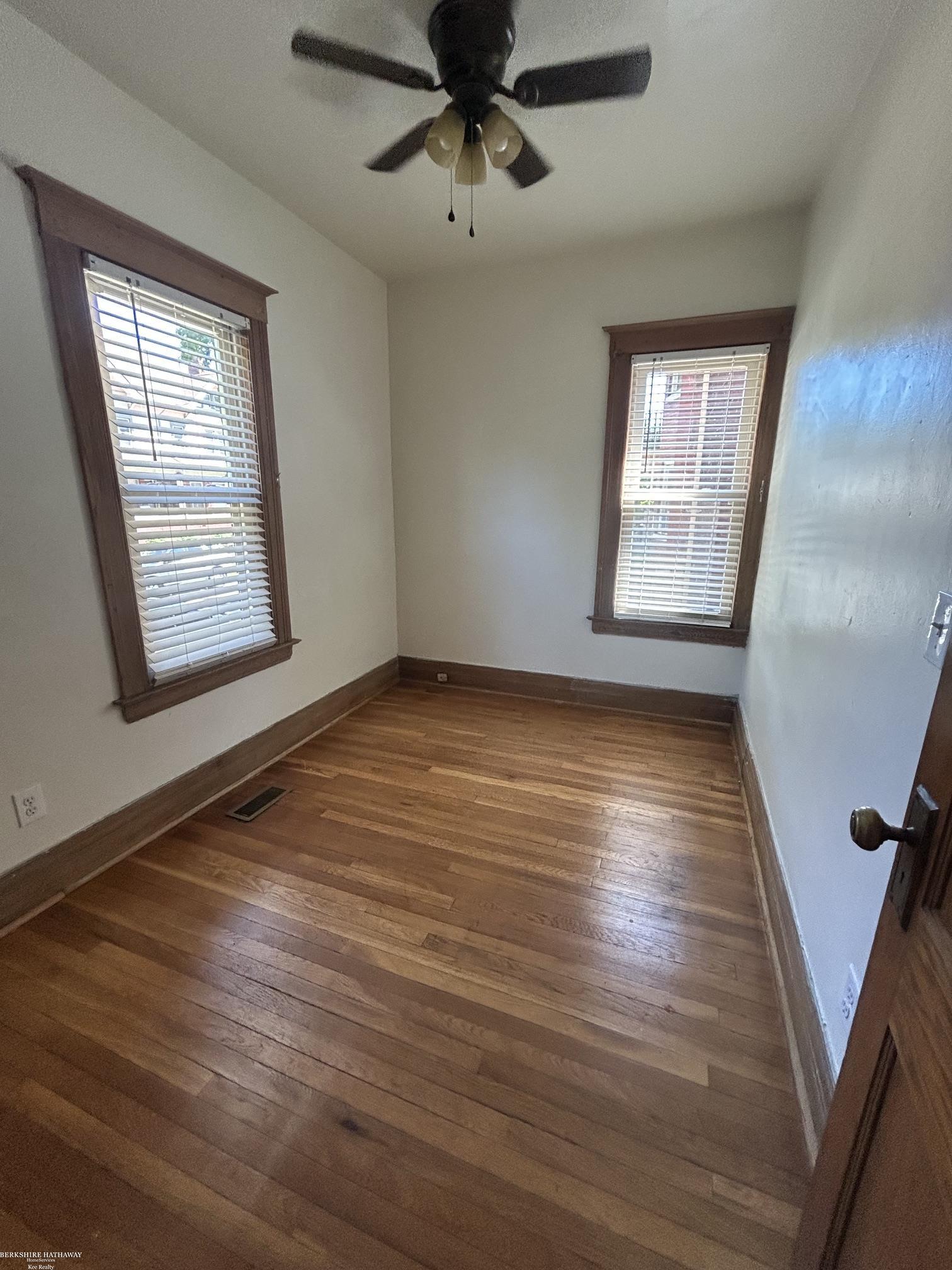 4766 Commonwealth Street Detroit, MI 48208 - Photo 12 of 23 50209809-9270a7b2-5dbb-43b3-9417-5846d40973ae.JPG
