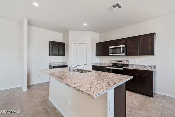 $2,200 | 1075 West Chimes Tower Drive, Casa Grande, AZ 85122
