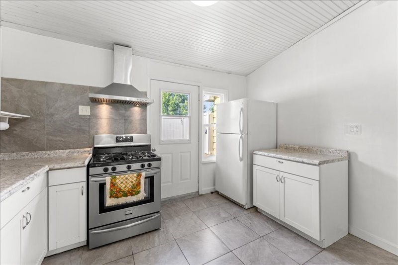 606 Reynolds Road Johnson City, NY 13790 - Photo 11 of 38