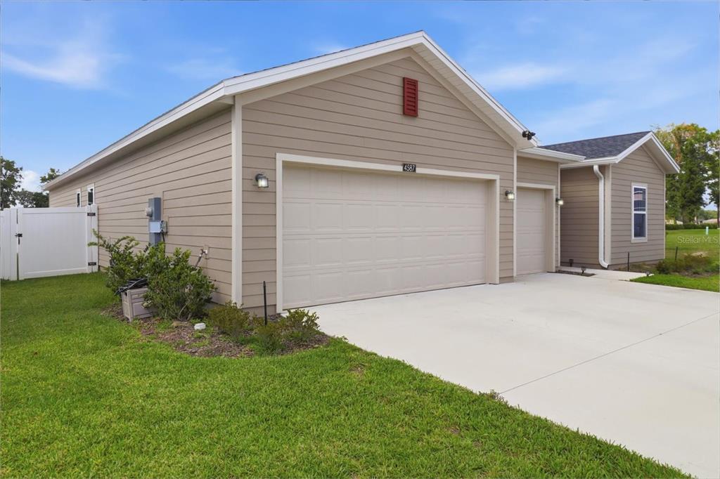 4587 Southwest 83rd Loop Ocala, FL 34476 - Photo 3 of 52