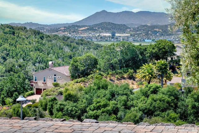 $2,599,000 | 51 Stonetree Lane, Novato, CA 94945