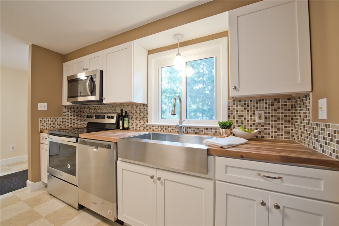 250 Diamond Hill Road Warwick, RI 02886 - Photo 4 of 25