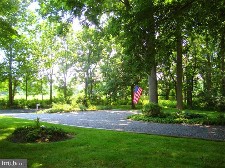 1202 Corner Ketch Road Newark, DE 19711 - Photo 21 of 25 Front Yard