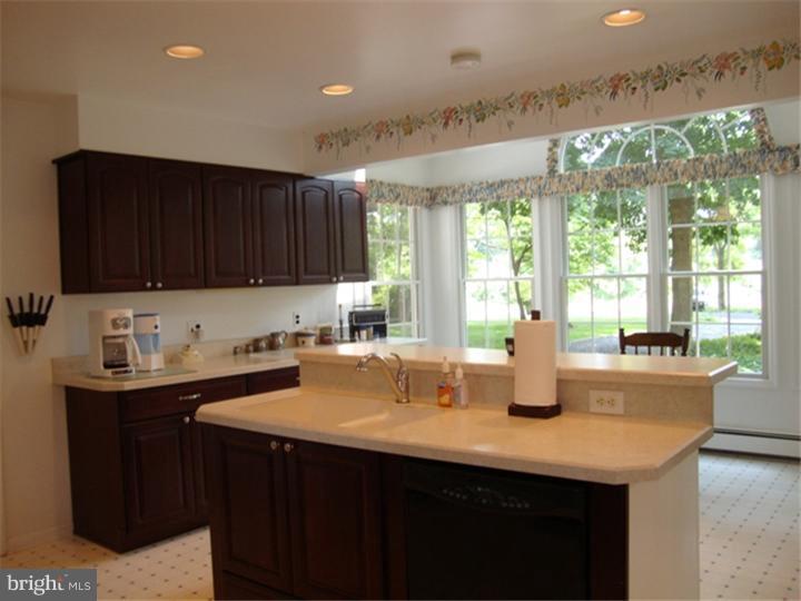 1202 Corner Ketch Road Newark, DE 19711 - Photo 4 of 25 Kitchen