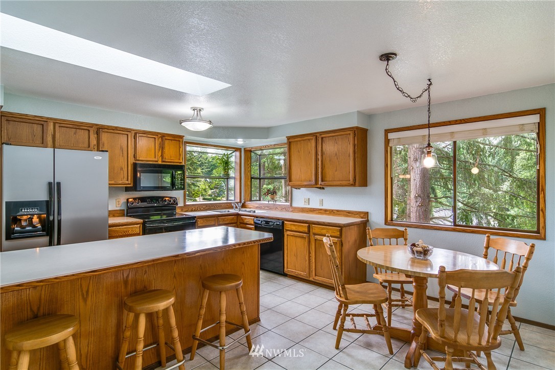 8718 Main Street Edmonds, WA 98026 - Photo 11 of 23 Gallery Image 11