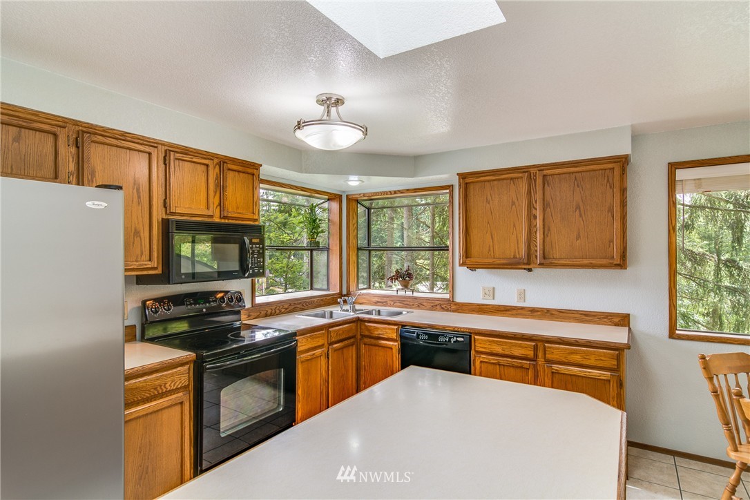 8718 Main Street Edmonds, WA 98026 - Photo 13 of 23 Gallery Image 13