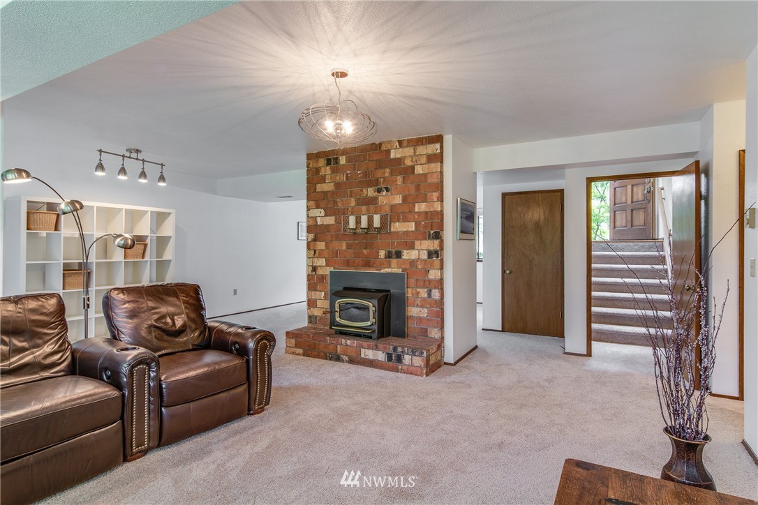 8718 Main Street Edmonds, WA 98026 - Photo 17 of 23 Gallery Image 17