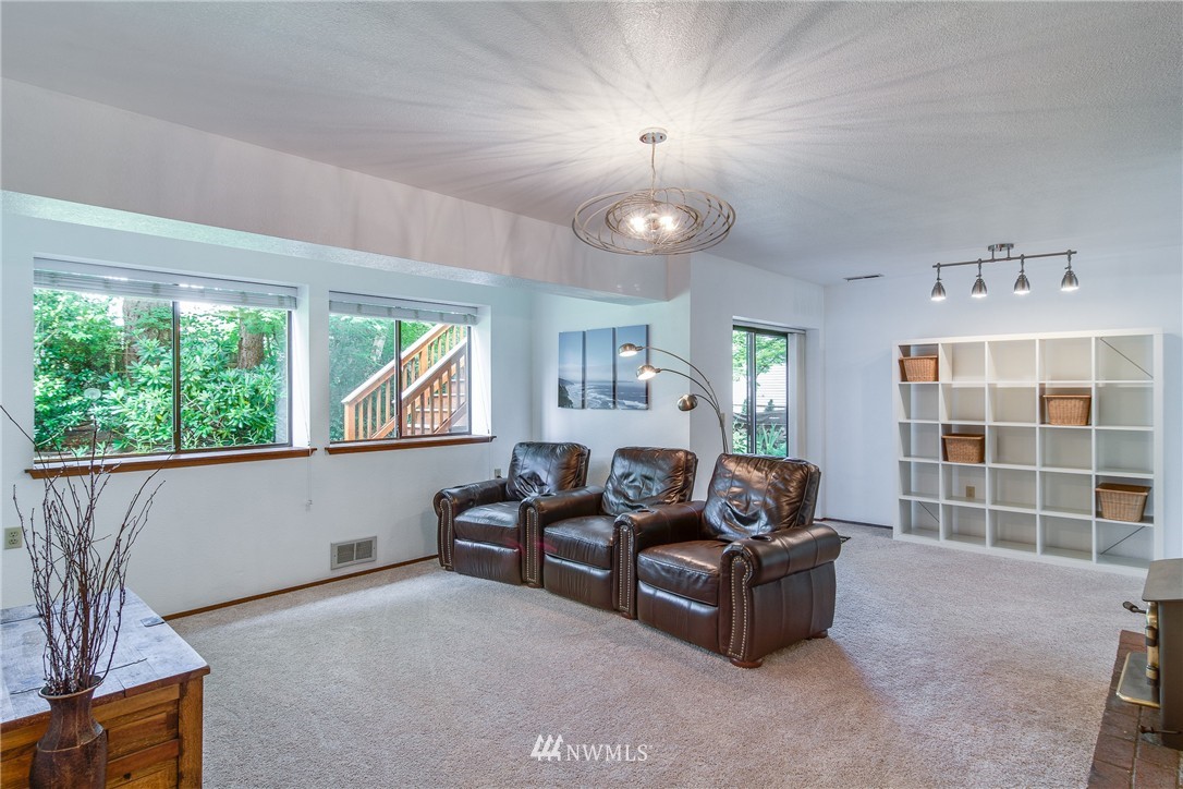8718 Main Street Edmonds, WA 98026 - Photo 18 of 23 Gallery Image 18