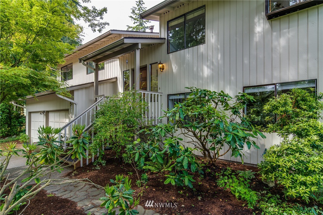 8718 Main Street Edmonds, WA 98026 - Photo 3 of 23 Gallery Image 3