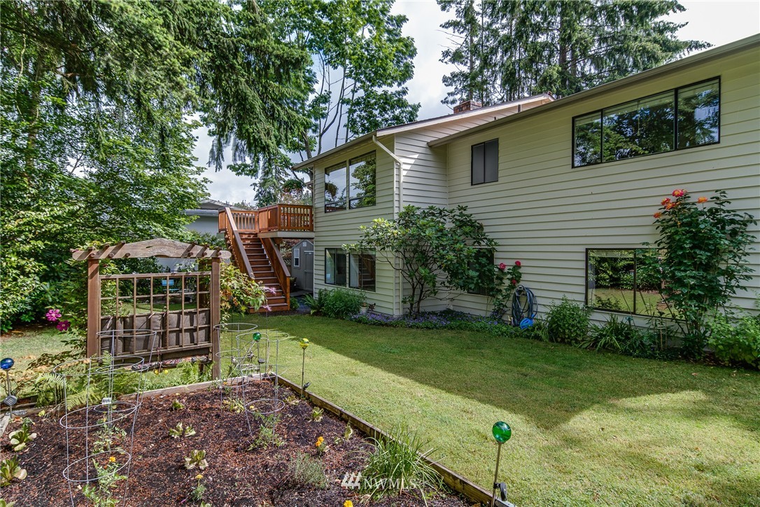 8718 Main Street Edmonds, WA 98026 - Photo 5 of 23 Gallery Image 5