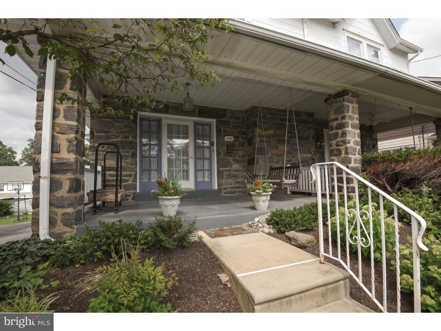 149 Upland Road Havertown, PA 19083 - Photo 2 of 23