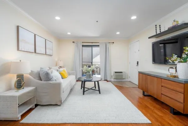 $999,000 | 880 East Fremont Avenue, Unit 203, Sunnyvale, CA 94087