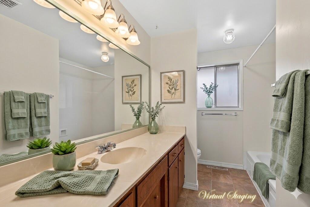 415 Sutter Avenue Medford, OR 97504 - Photo 22 of 28 a bathroom with sink and mirror