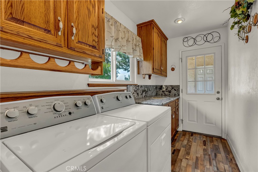 18002 Road 320 Springville, CA 93265 - Photo 32 of 56 a utility room with dryer and washer