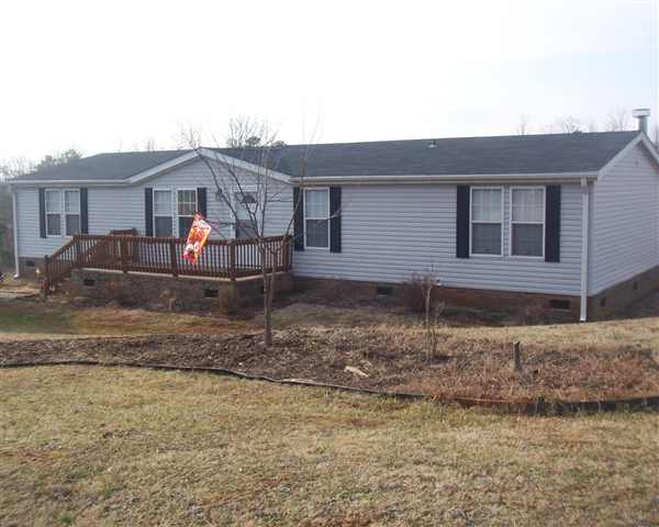 657 State Rd S-37-54 Seneca, SC 29678 - Photo 1 of 14 Gallery Image 1