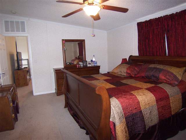 657 State Rd S-37-54 Seneca, SC 29678 - Photo 6 of 14 Gallery Image 6