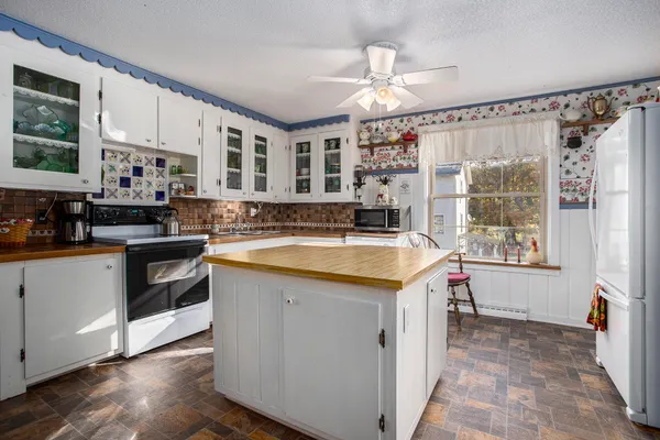 $450,000 | 404 North Webster Street, Augusta, MI 49012