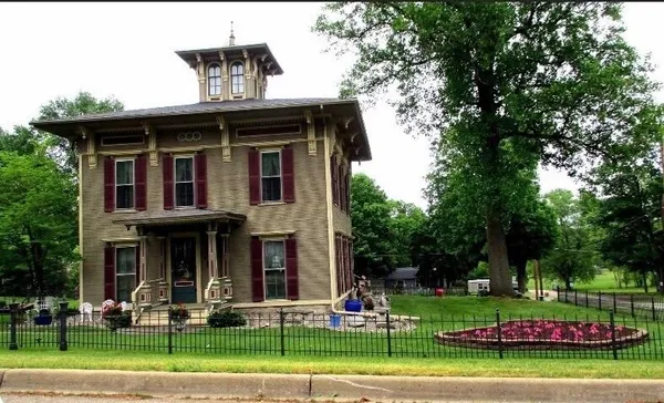 $450,000 | 404 North Webster Street, Augusta, MI 49012