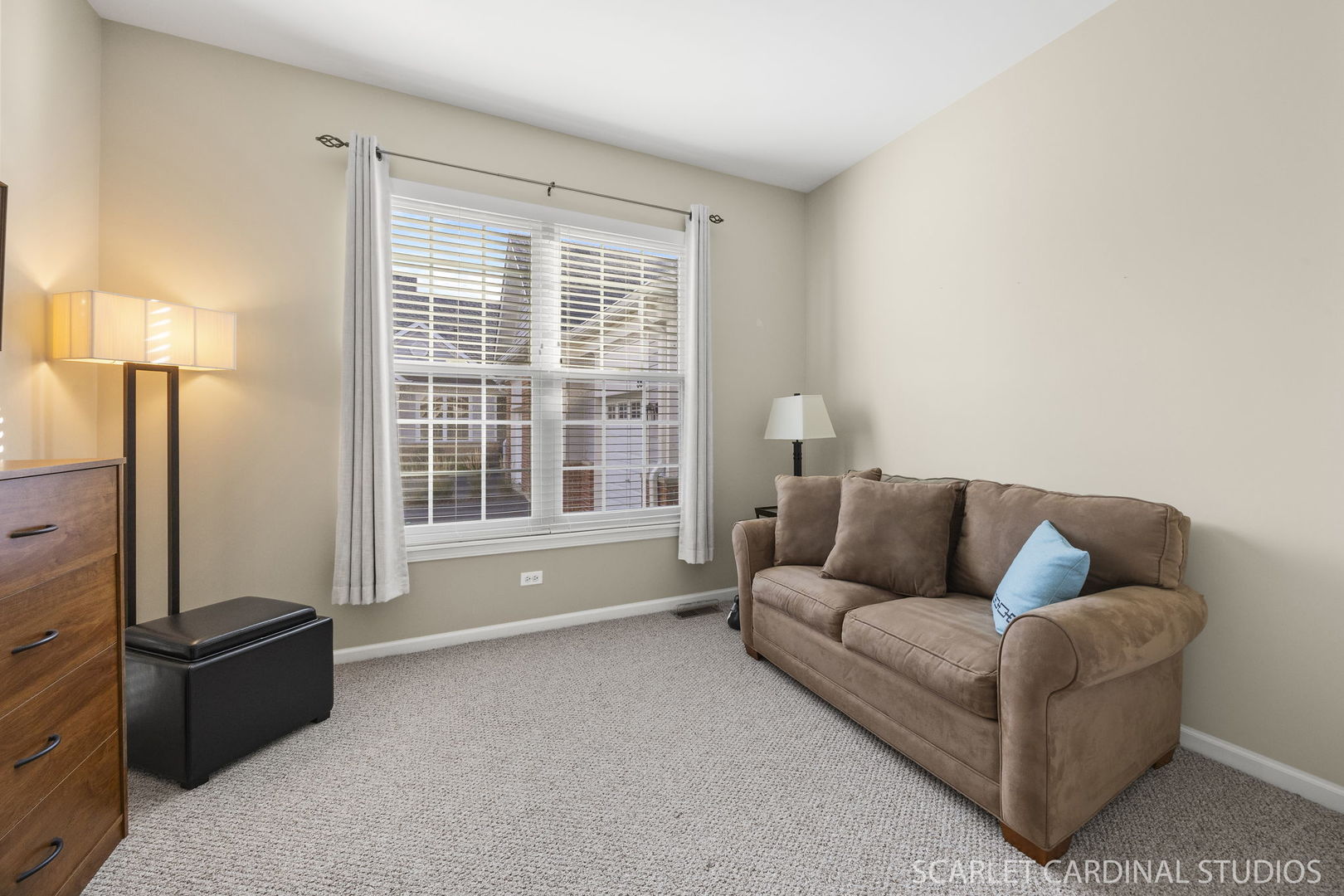 869 Cambridge Drive Batavia, IL 60510 - Photo 8 of 19 a living room with furniture and a window