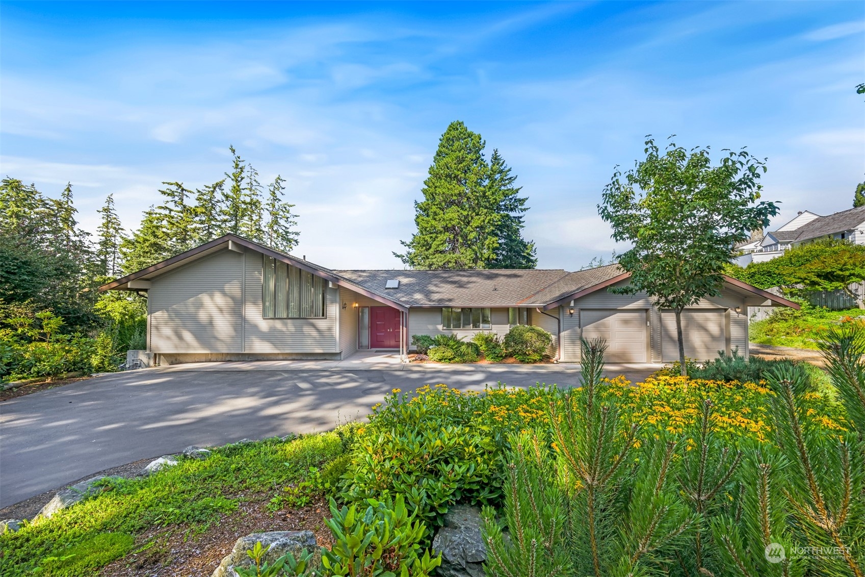 410 Fieldston Road Bellingham, WA 98225 - Photo 4 of 9 a backyard of a house with lots of green space