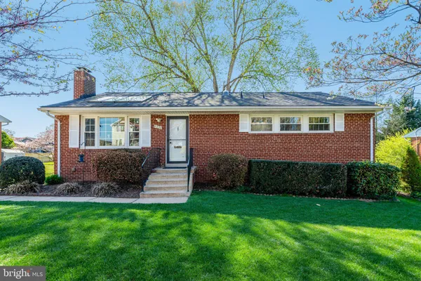 $765,000 | 5230 Oldcastle Lane, Springfield, VA 22151
