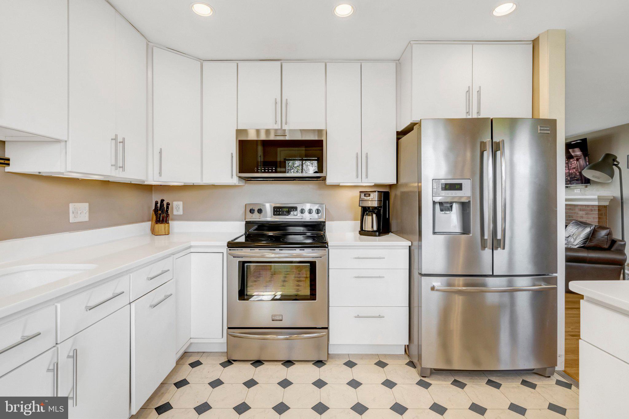 5230 Oldcastle Lane Springfield, VA 22151 - Photo 12 of 63