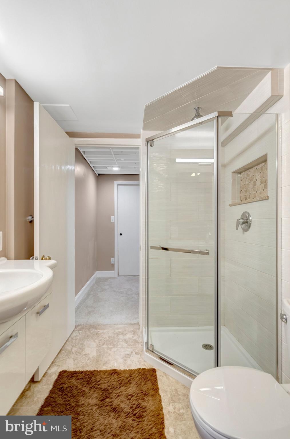 5230 Oldcastle Lane Springfield, VA 22151 - Photo 17 of 63