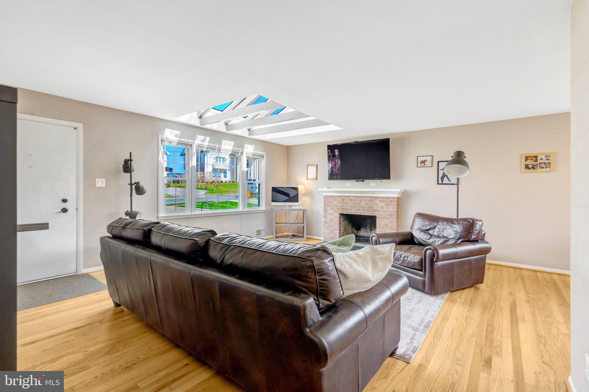 5230 Oldcastle Lane Springfield, VA 22151 - Photo 4 of 63