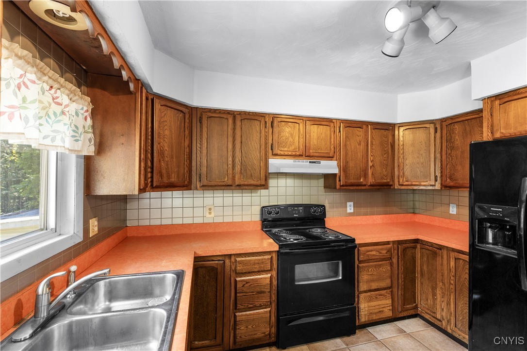 7530 East Lake Road Vienna, NY 13308 - Photo 7 of 35