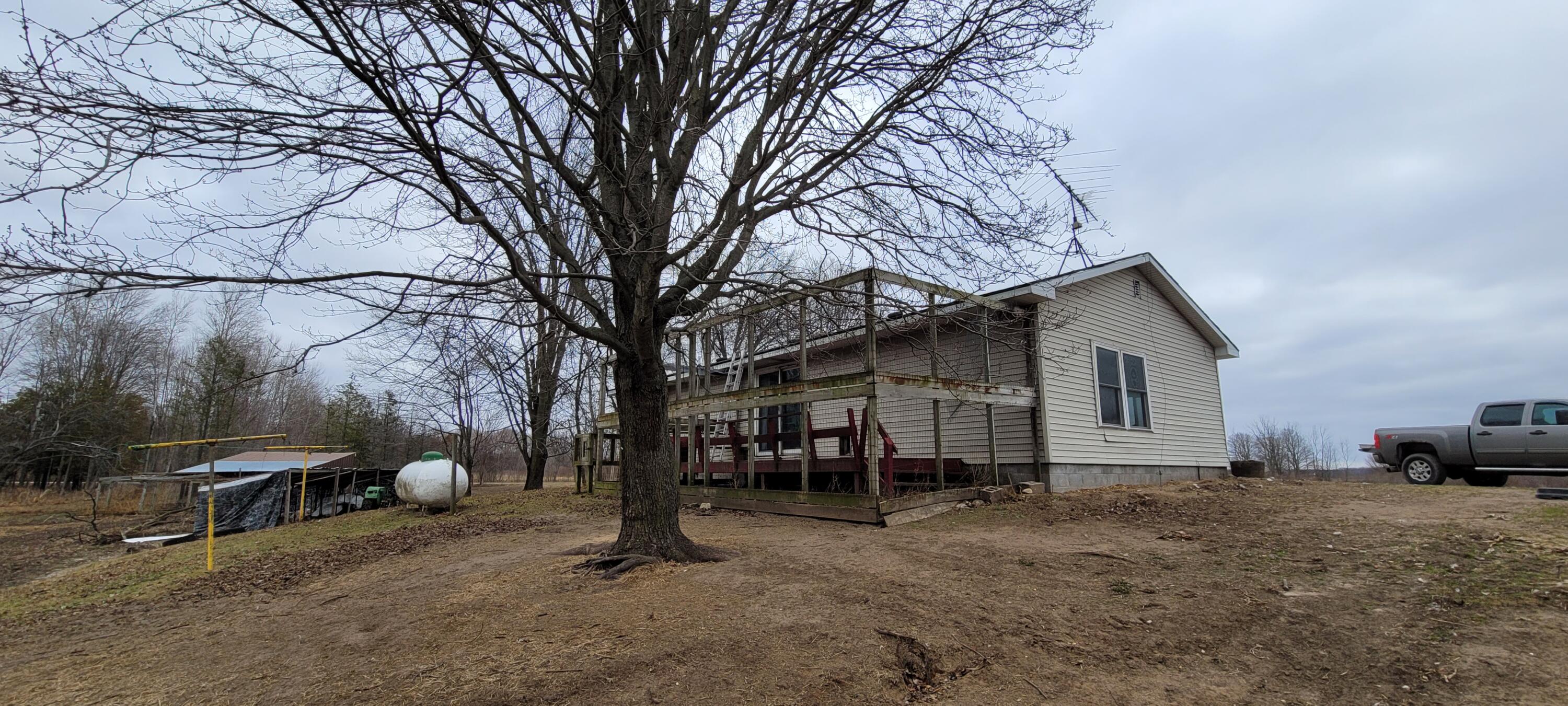 6249 South 104th Avenue Rothbury, MI 49452 - Photo 4 of 30 20230113_122916