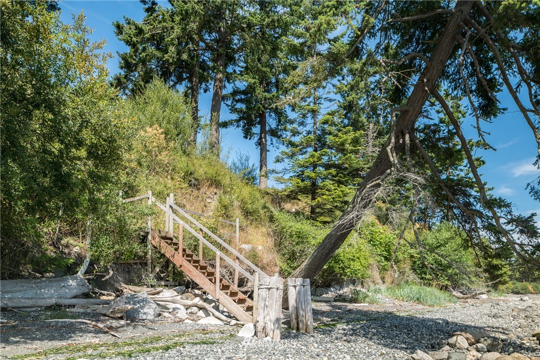 1237 Lopez Sound Road Lopez Island, WA 98261 - Photo 11 of 19