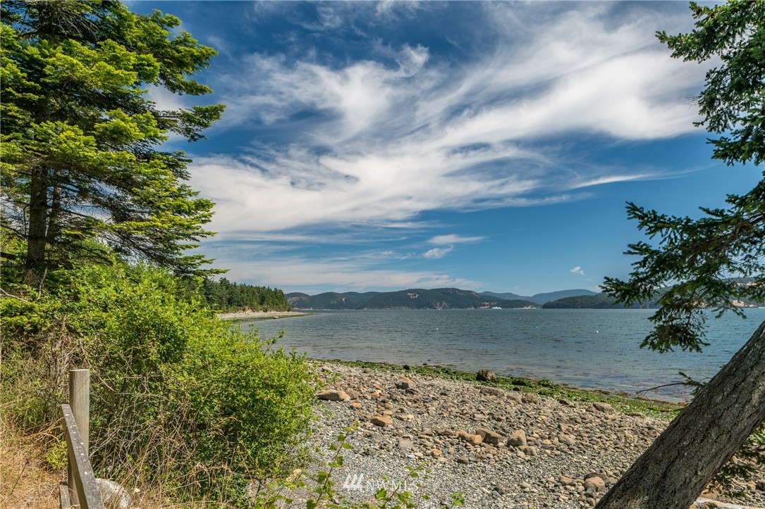 1237 Lopez Sound Road Lopez Island, WA 98261 - Photo 3 of 19